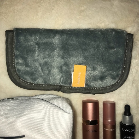 Fresh Cosmetic Bag and Sampler Kit 14pc - Picture 3 of 8